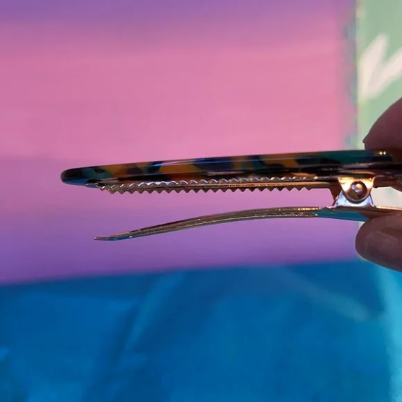 LIQUIDATION SALE Hair Clips | Packet of 3 - Picture 4 of 4